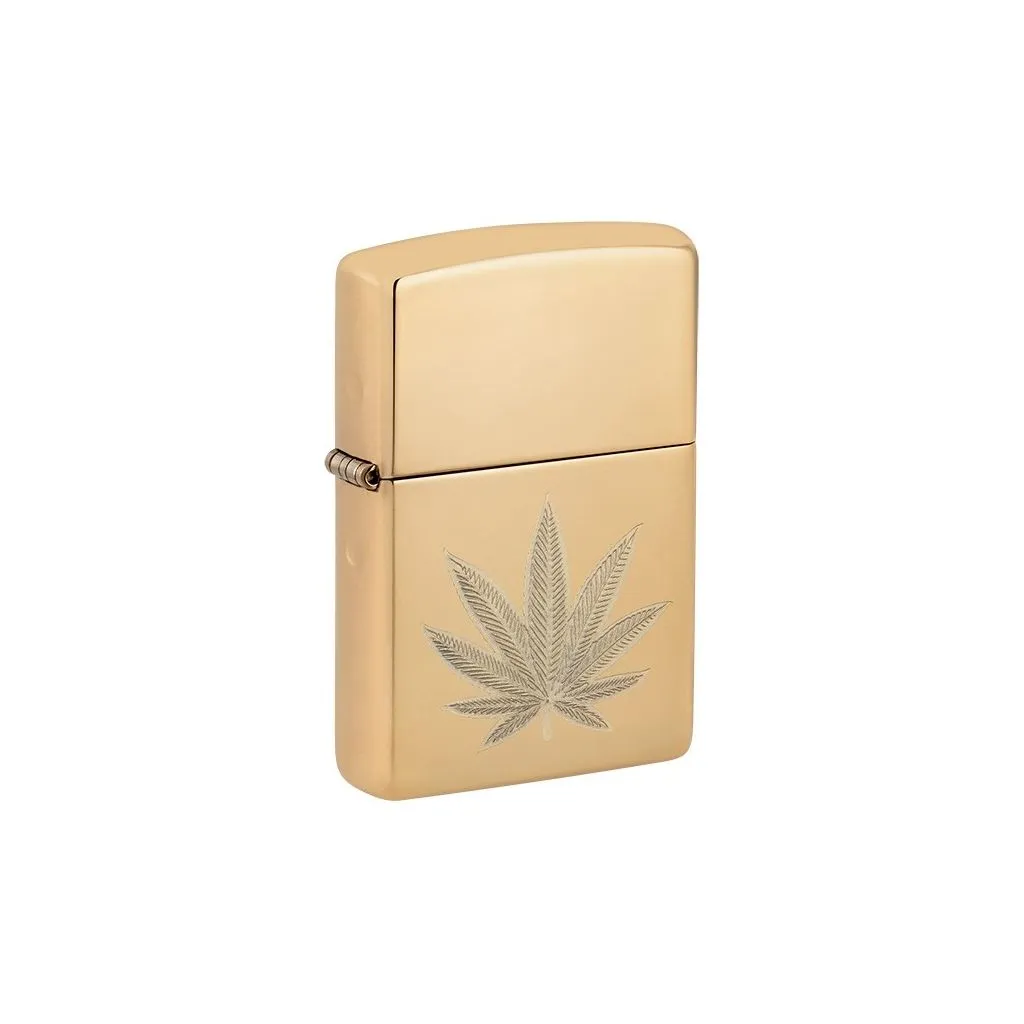 Zippo lighter med cannabis-blad motiv og brassfinish