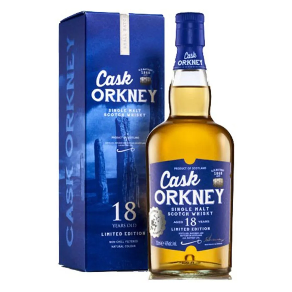 A D Rattray Cask Orkney 18 Y.O. 46% 70 cl – Island/Orkney single malt whisky, limited edition

Alternative alt-tekster:

Cask Orkney 18 år 46% vol. 70 cl – A D Rattray limited

Orkney single malt 18 Y.O. 46% – ex-bourbon fade, A D Rattray

Island 