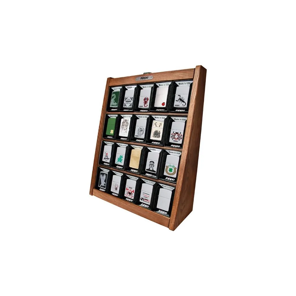 Zippo træ-display til 20 lightere med naturlig træfinish.