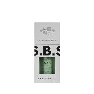 SBS Antigua 2015 Bourbon & Marsala Cask – mørk romflaske med elegant etiket

SBS Antigua 2015 70 cl – højstyrket rom med bourbon- og marsalafadfinish

SBS Antigua 2015 55% – Single Barrel Selection rom fra Antigua
