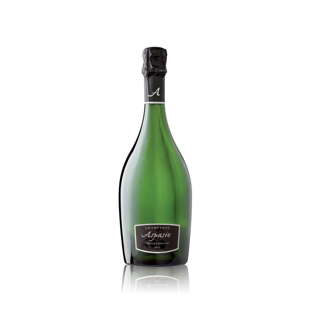 Champagne Aspasie Cépages d'Antan – flaske med elegant gylden champagne

Cépages d'Antan 75 cl – mousserende vin med lyse bobler og mineralsk friskhed

Aspasie Champagne 750 ml – unik cuvée lavet på gamle druesorter