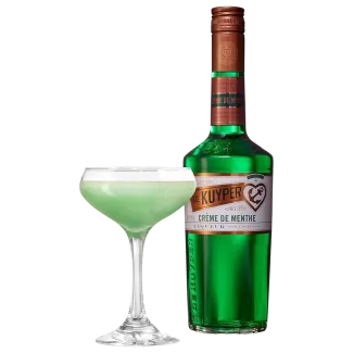 Flaske af De Kuyper Crème de Menthe Green med klar grøn farve og mintlikør-etiket.